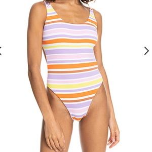 🎉HOST PICK!🎉 ROXY REVERSIBLE BATHING SUIT💋NWT